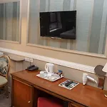 Court Ξενοδοχείο