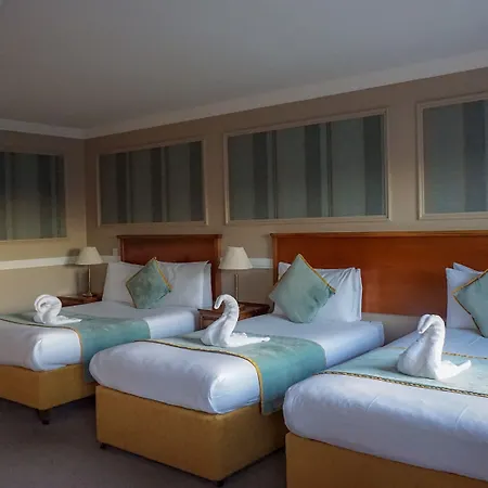 Court Hotel 3*
