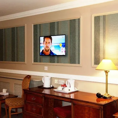 Court Hotel 3*